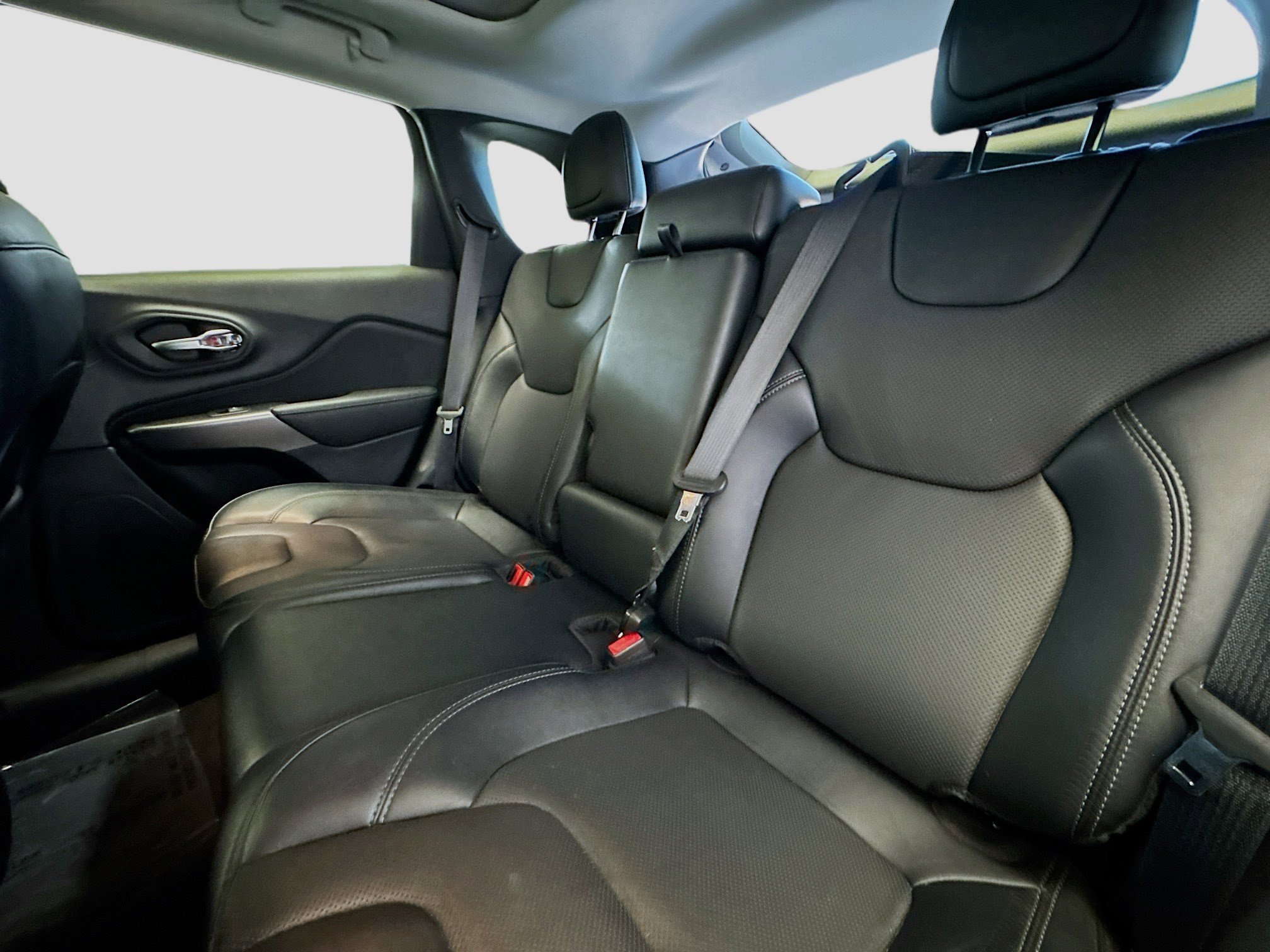 Used 2022 Jeep Cherokee Limited image 15