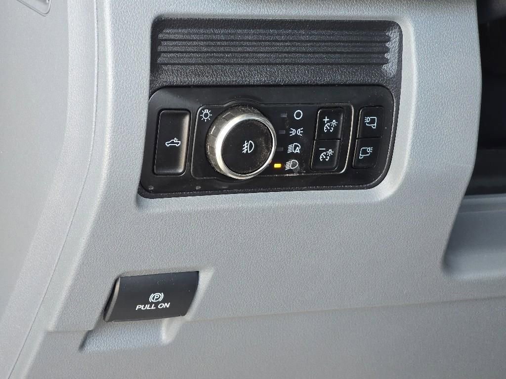 New 2025 Ford F550 4x4 Regular Cab Super Duty image 5