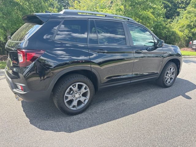 Used 2024 Honda Passport TrailSport image 2