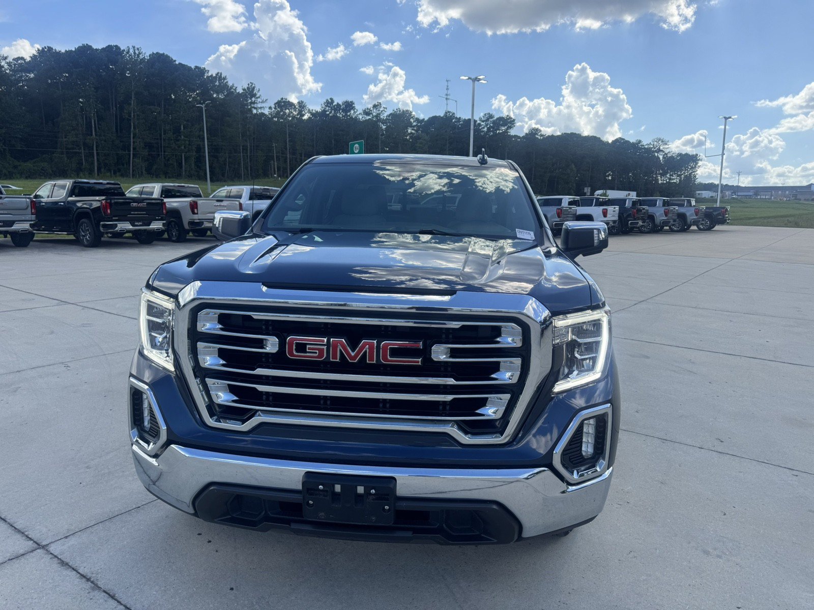 Used 2021 GMC Sierra 1500 SLT w/ SLT Premium Package RWD image 2