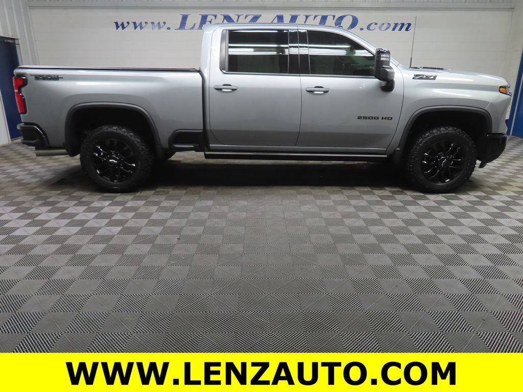 Used 2025 Chevrolet Silverado 2500 LTZ w/ LTZ Plus Package AWD/4WD image 2