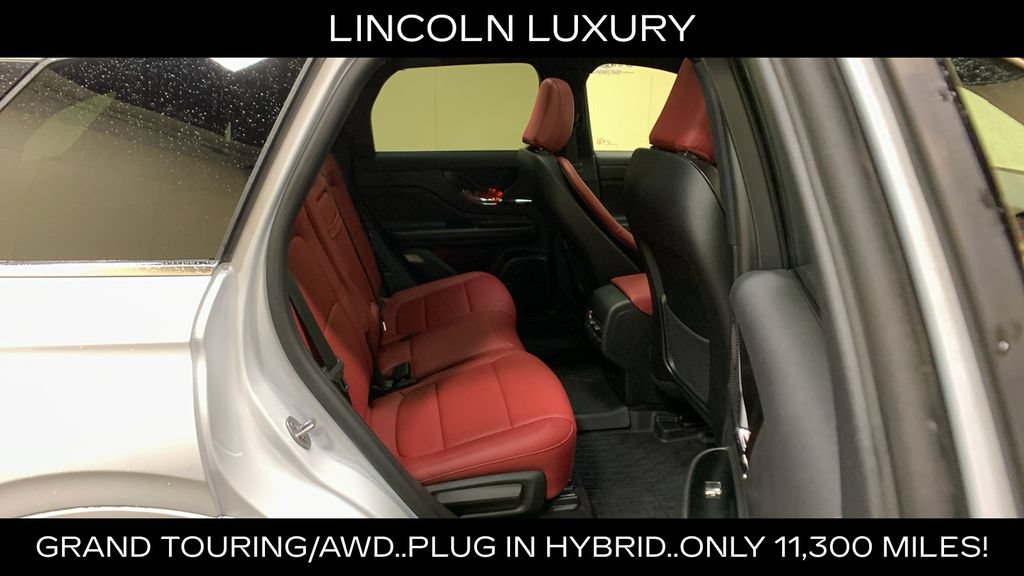 Used 2025 Lincoln Corsair Grand Touring w/ Towing Package AWD/4WD image 15