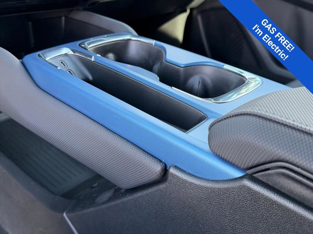 New 2026 Chevrolet Equinox EV LT image 13