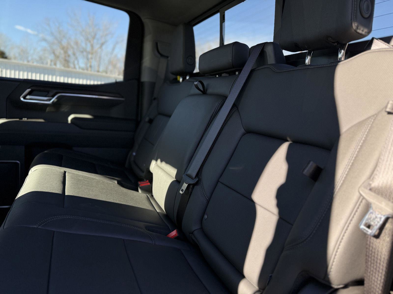 New 2026 GMC Sierra 1500 SLT image 13