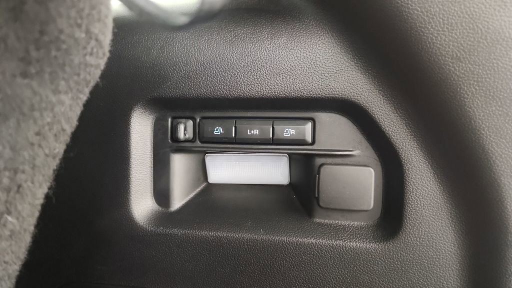 Used 2022 Ford Explorer Limited w/ Equipment Group 301A image 26