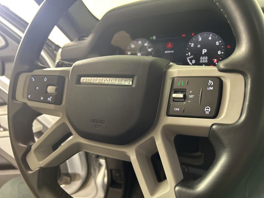 Used 2023 Land Rover Defender 130 SE image 21