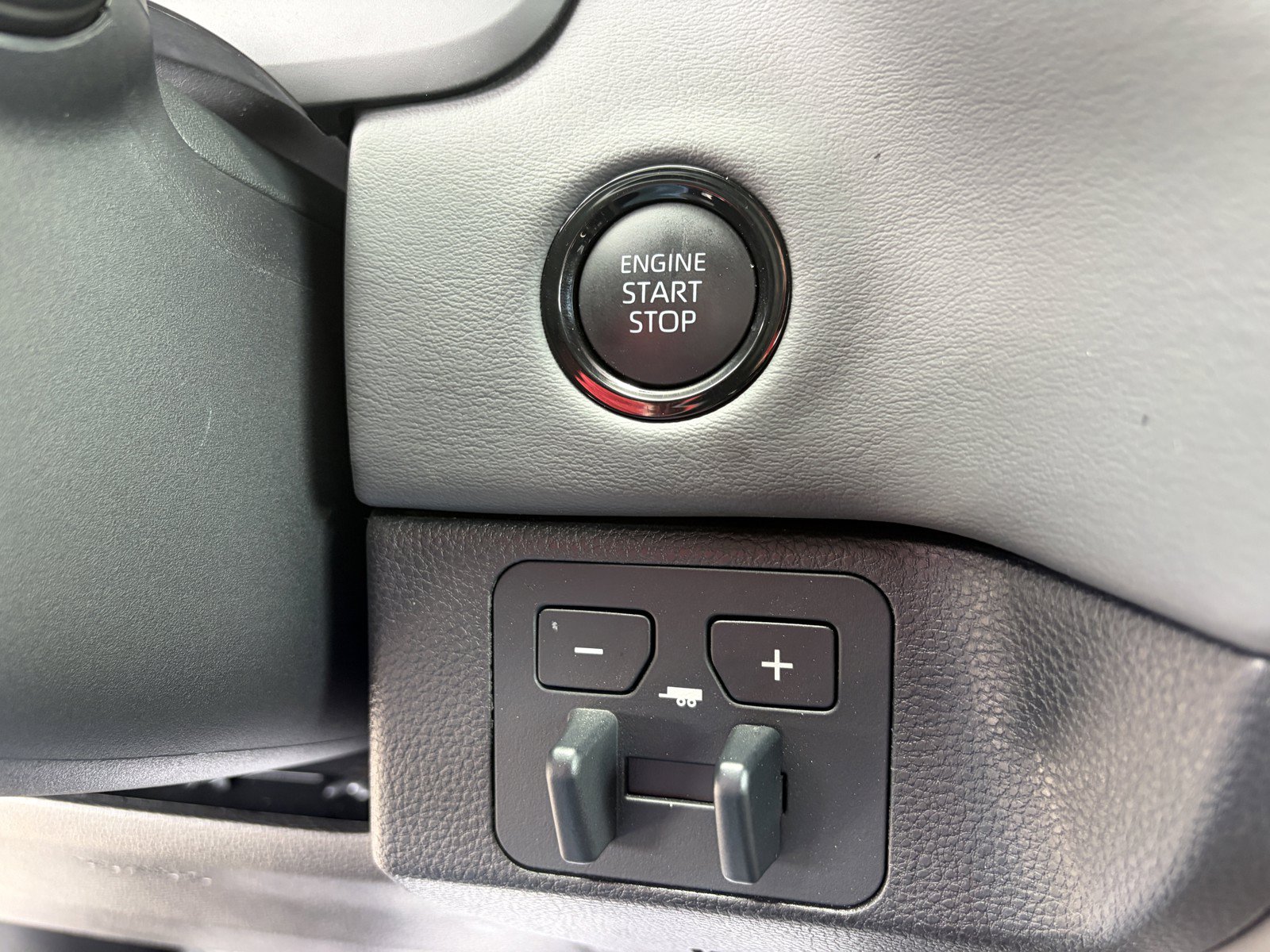 Used 2026 Toyota Tundra Platinum AWD/4WD image 25