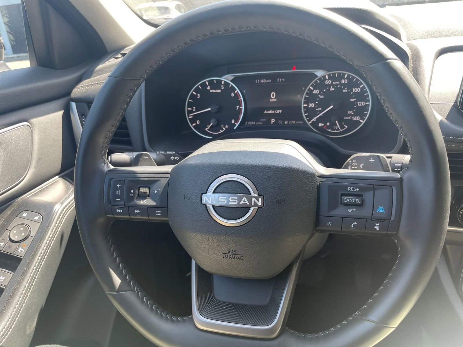 Used 2025 Nissan Rogue SV image 29