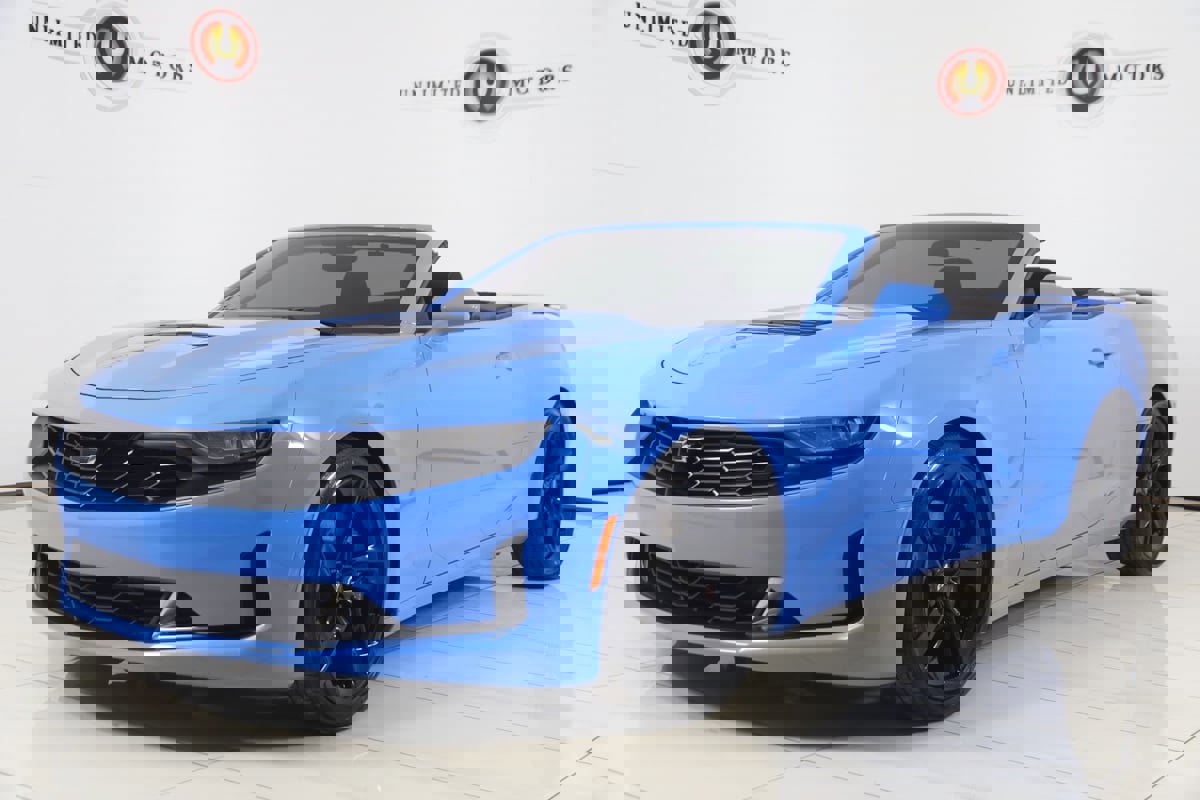 Used 2022 Chevrolet Camaro LT w/ RS Package RWD image 5