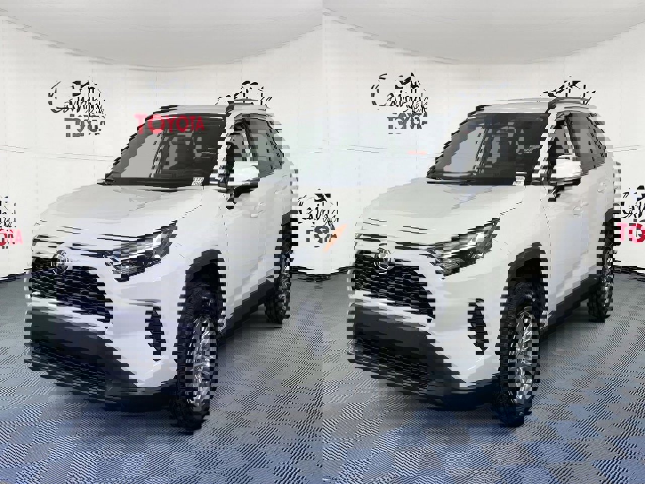 Used 2022 Toyota RAV4 XLE image 2