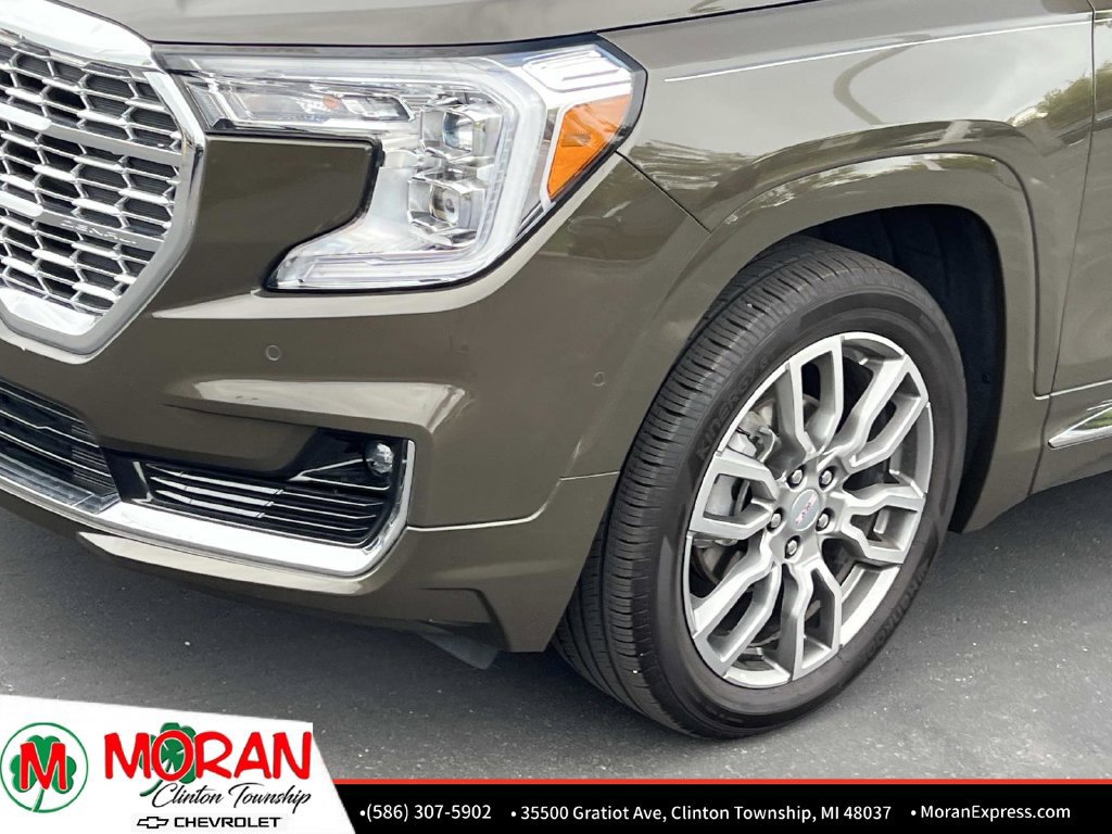 Certified 2023 GMC Terrain Denali w/ Denali Premium Package AWD/4WD image 10