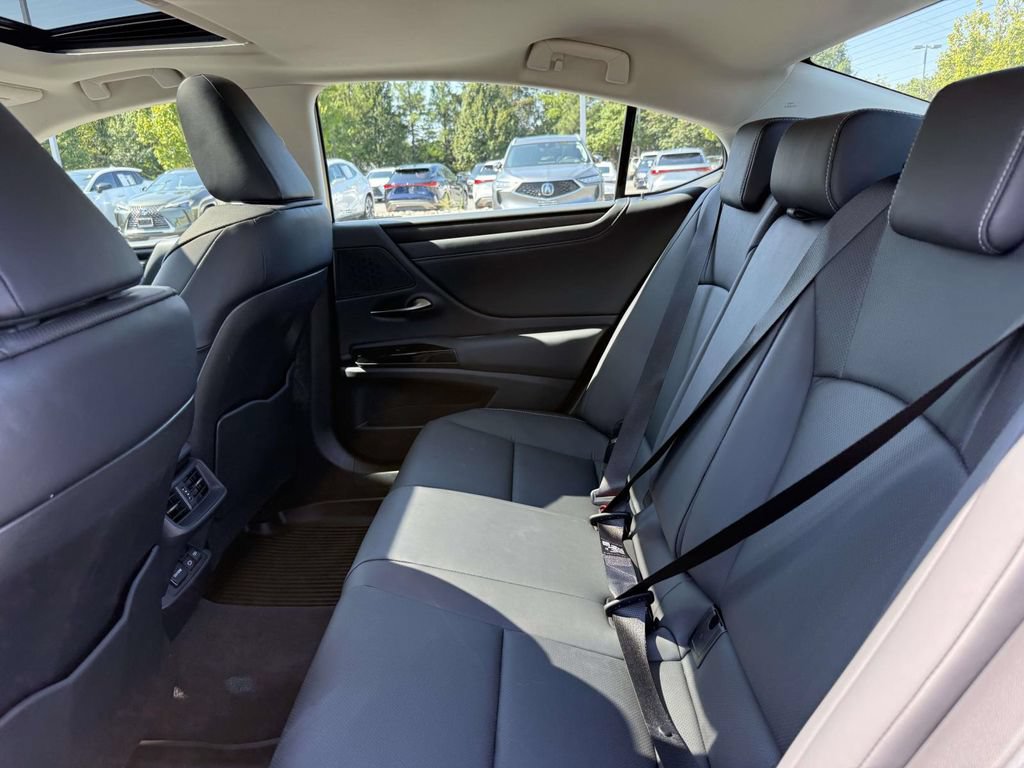 Used 2025 Lexus ES 350 w/ Premium Package FWD image 17