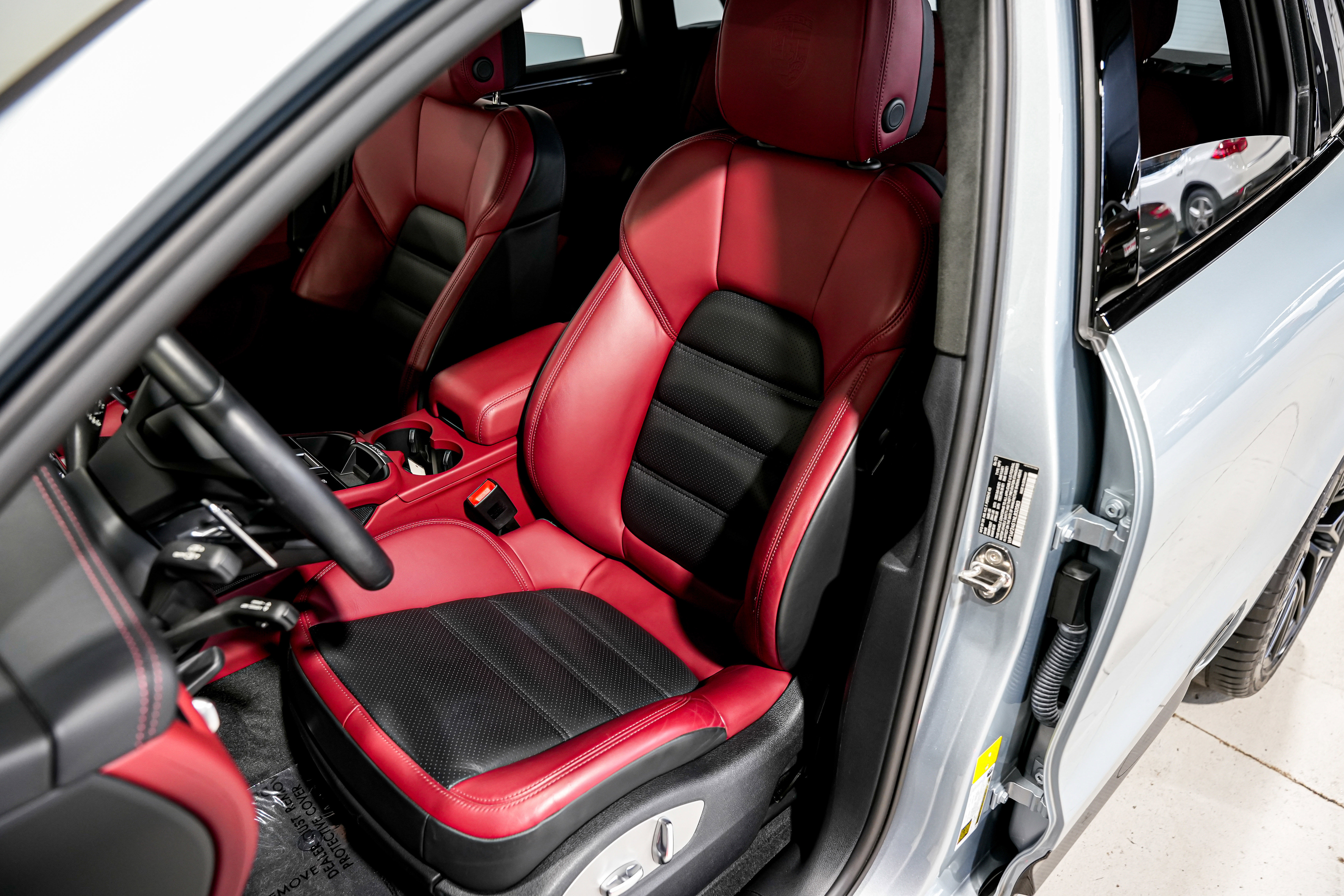 Used 2022 Porsche Macan GTS w/ Sport Chrono Package image 22