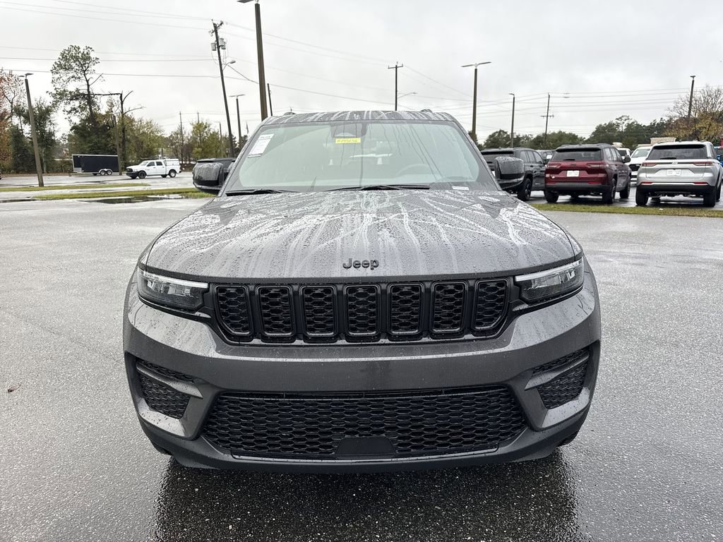 New 2025 Jeep Grand Cherokee Altitude image 8