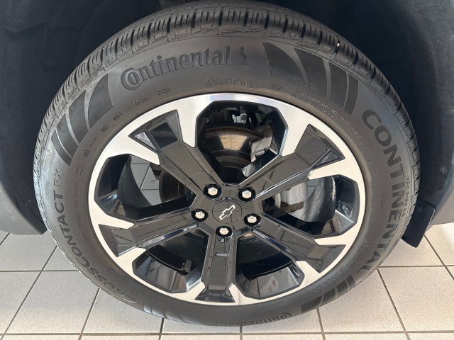 Used 2025 Chevrolet Equinox LT w/ Safety and Technology Package FWD image 9