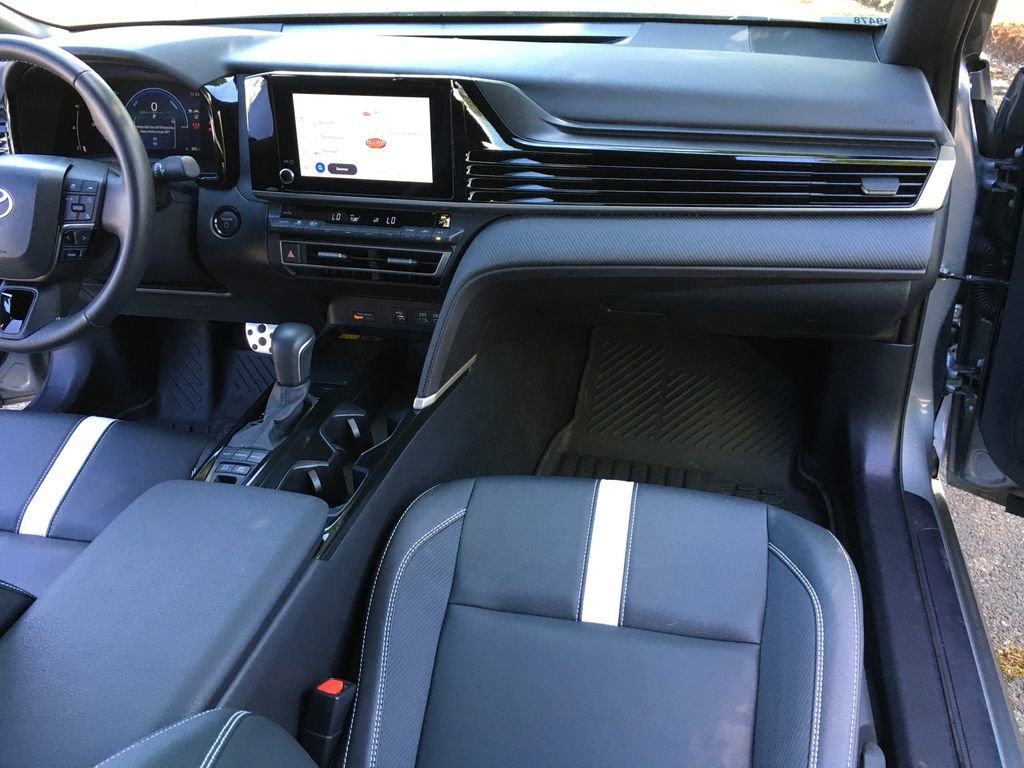 Used 2025 Toyota Camry SE AWD/4WD image 31