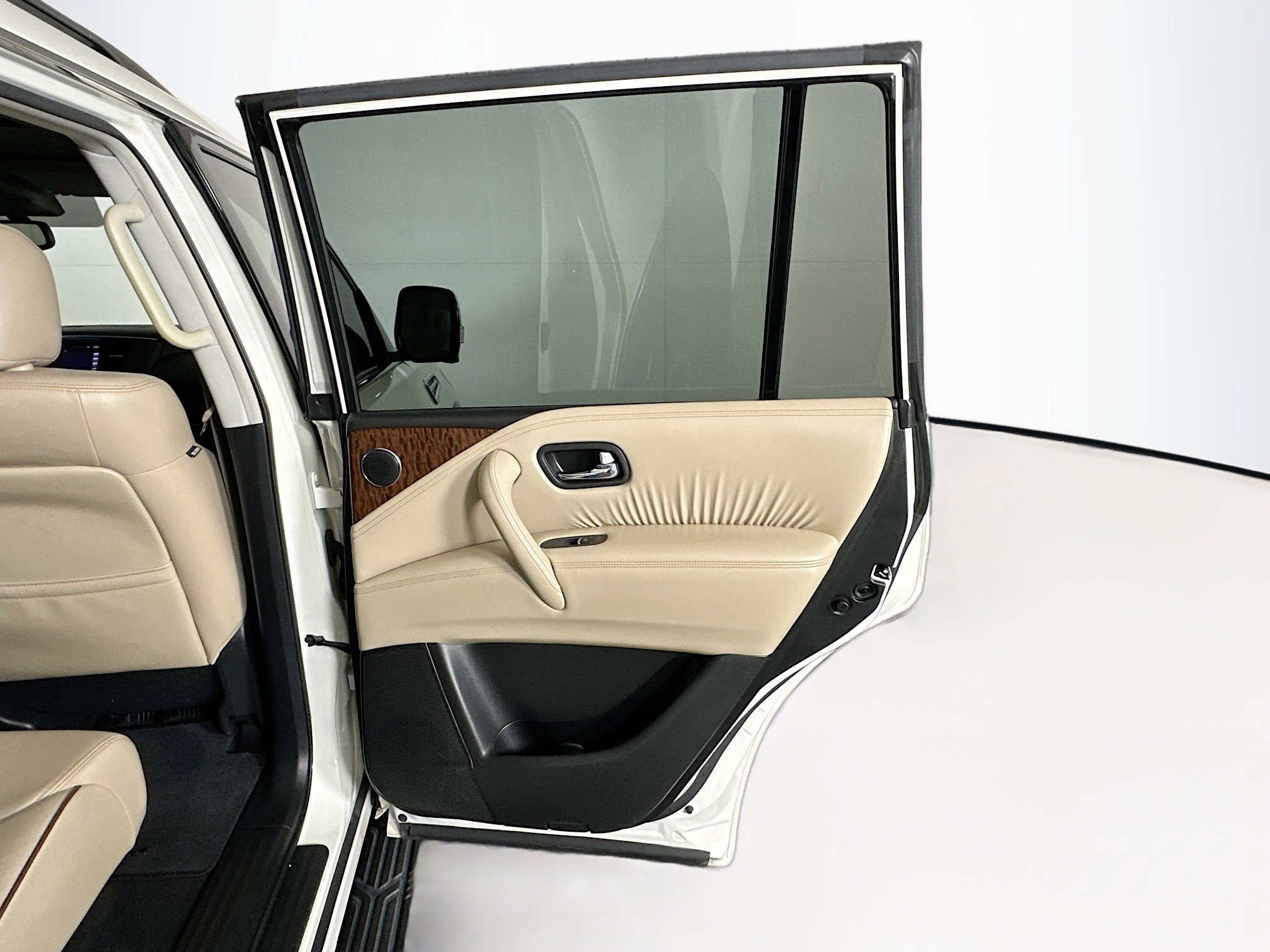 Used 2018 Nissan Armada SL w/ Premium Package image 32