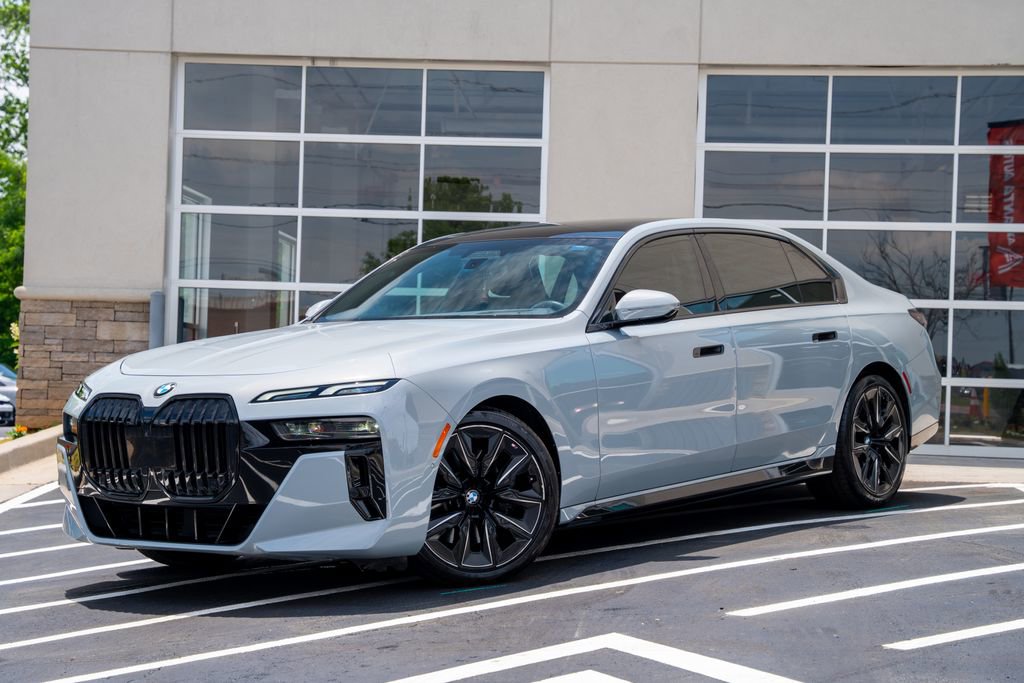 Used 2023 BMW 740i RWD image 2