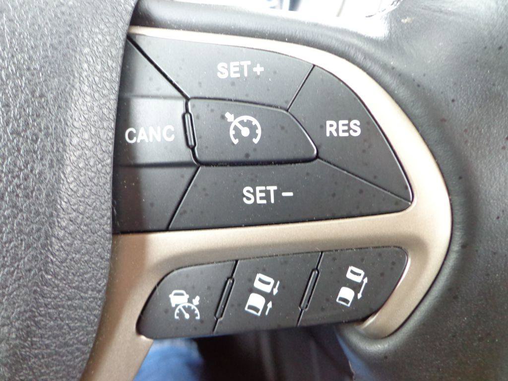 Used 2016 Jeep Cherokee High Altitude w/ Technology Group image 26