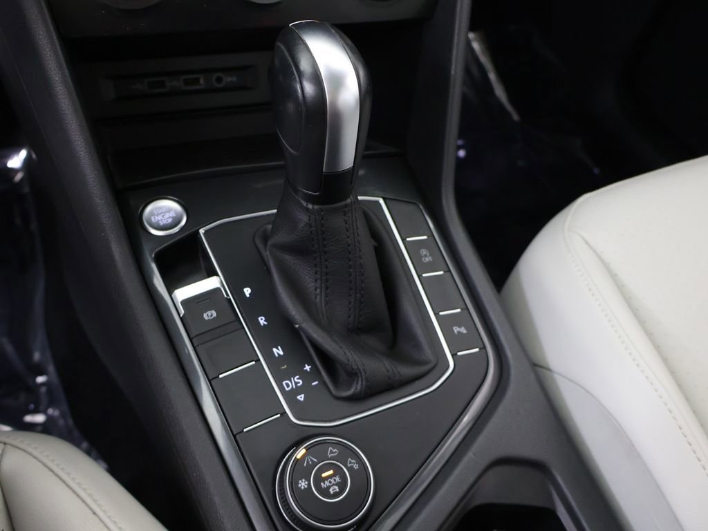 Used 2020 Volkswagen Tiguan SEL AWD/4WD image 55