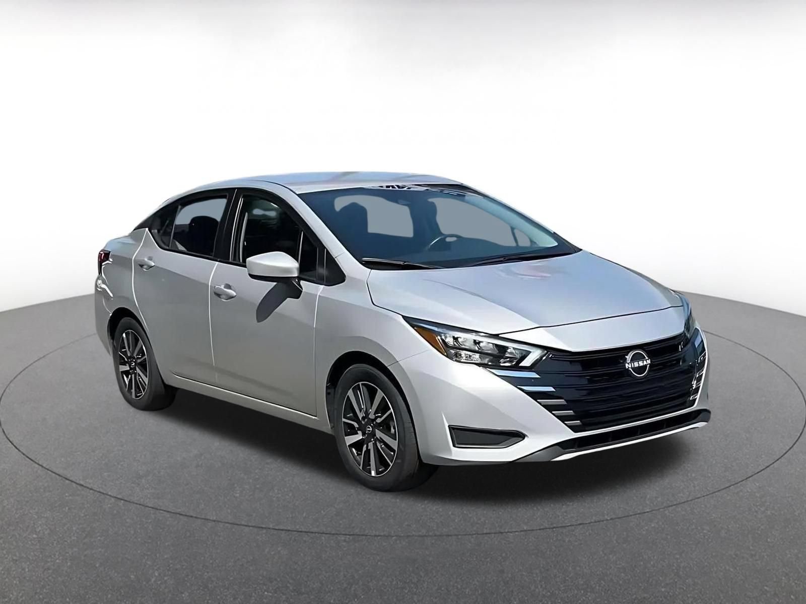Used 2025 Nissan Versa SV FWD image 2