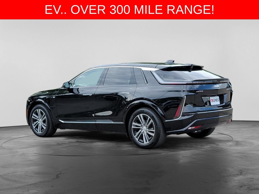 Used 2024 Cadillac Lyriq Luxury w/ LPO, Floor Liner Package AWD/4WD image 5