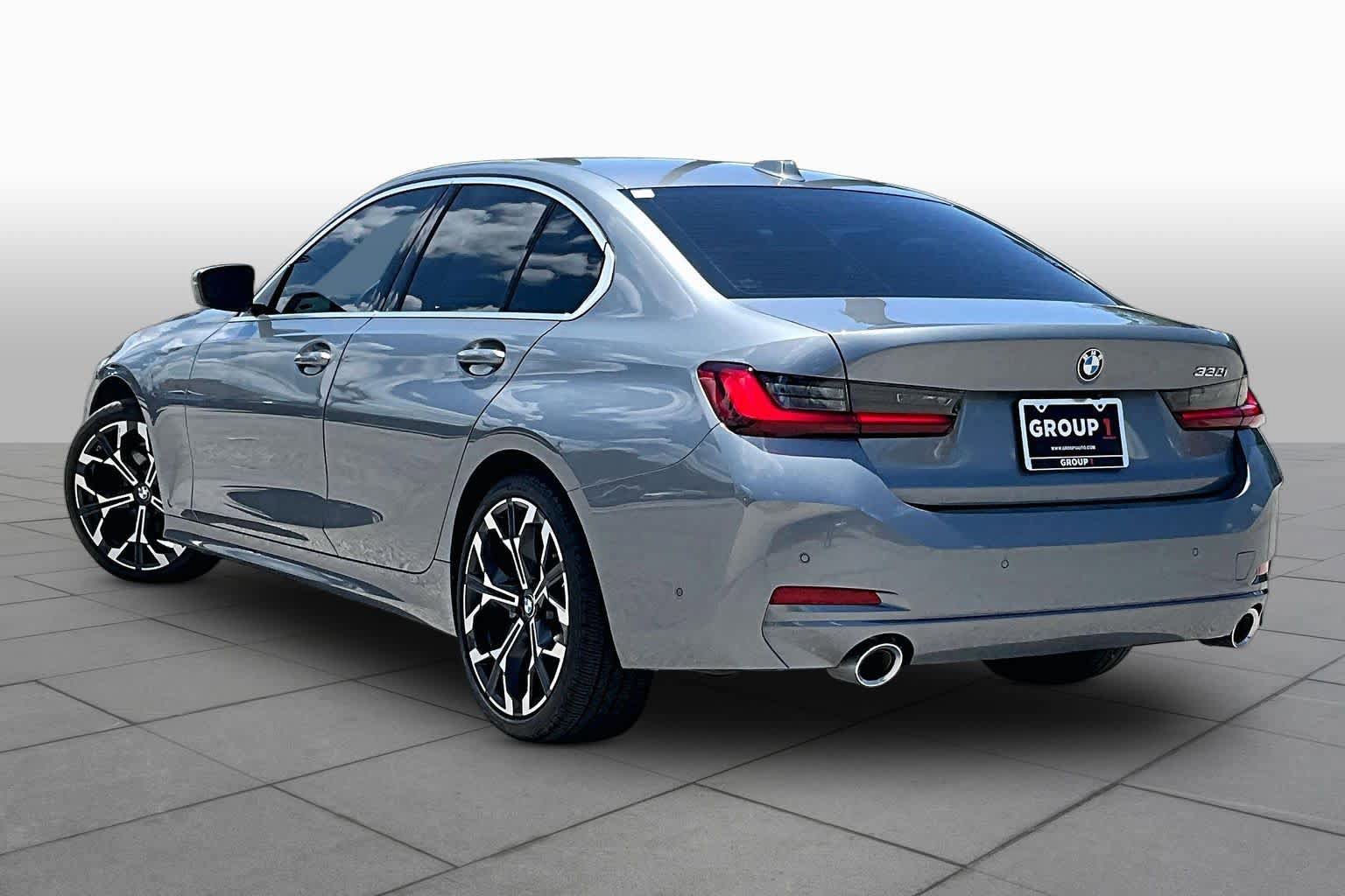 Used 2026 BMW 330i Sedan w/ Premium Package RWD image 11