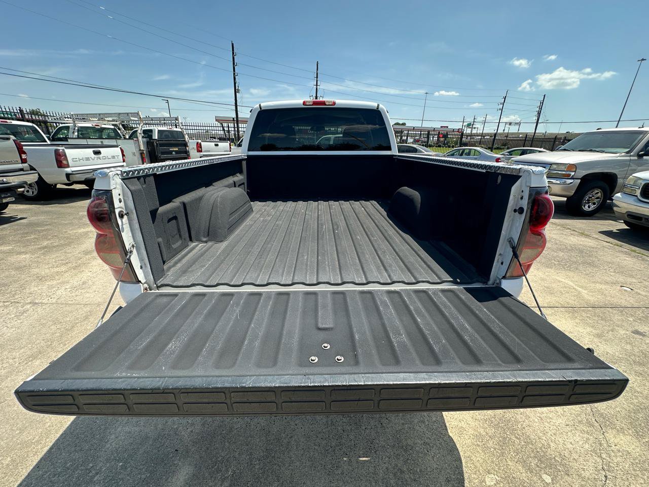 Used 2007 Chevrolet Silverado 1500 LT w/ Extended Cab Value Package AWD/4WD image 19