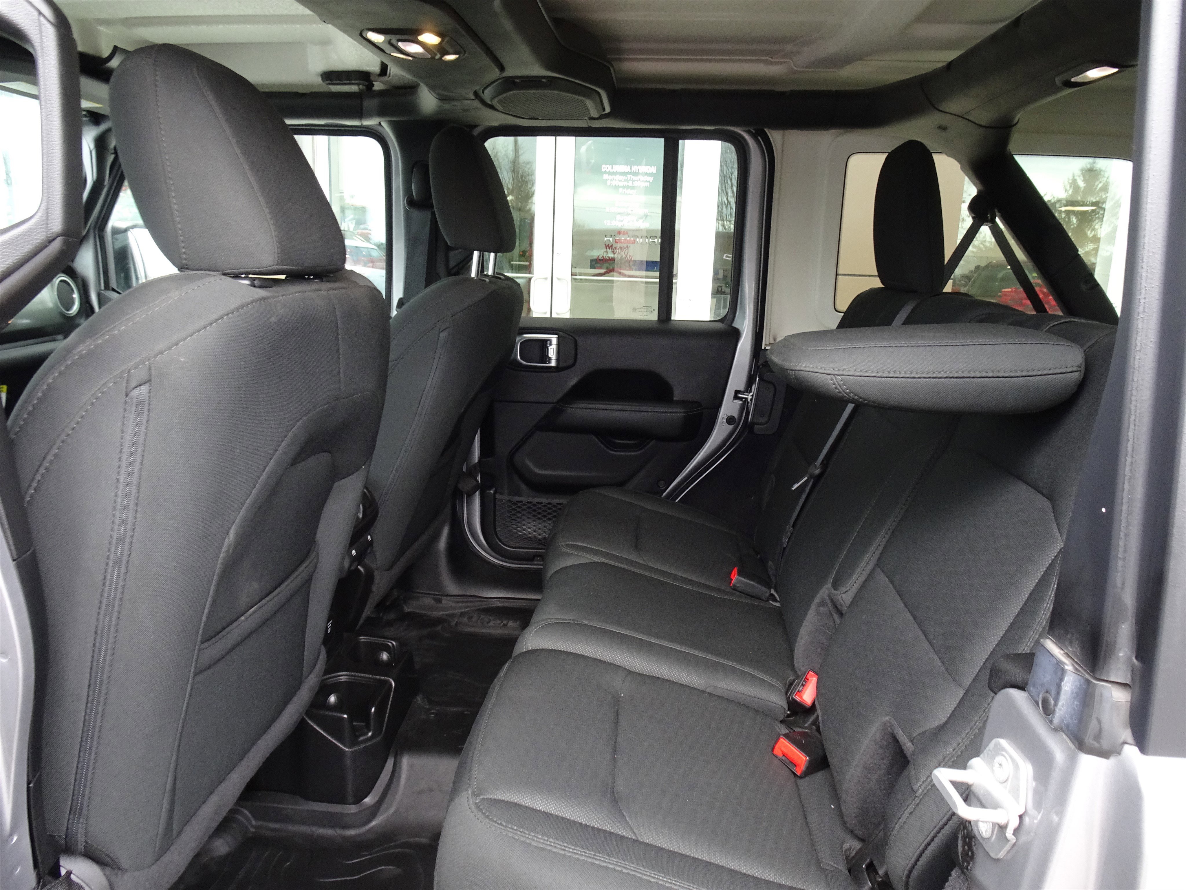 Used 2019 Jeep Wrangler Unlimited Sahara image 13