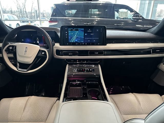 Certified 2025 Lincoln Aviator Black Label image 16