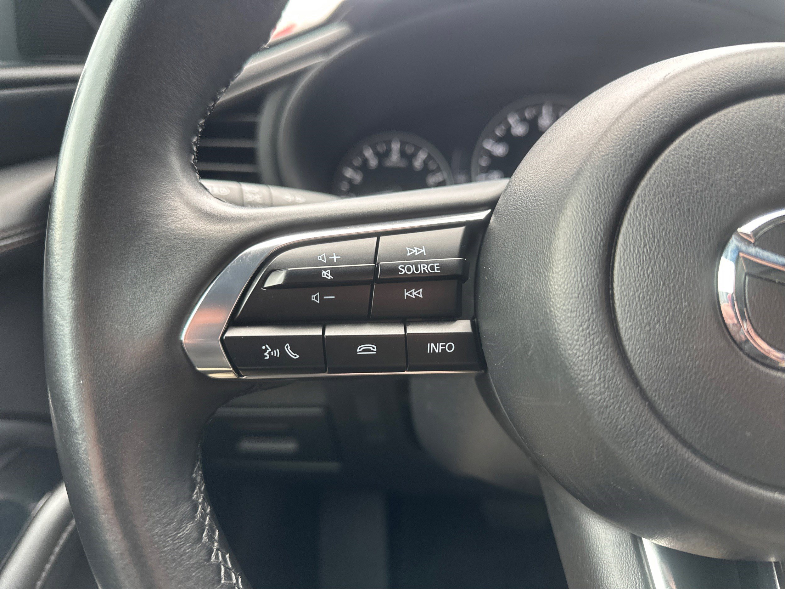 Used 2024 MAZDA MAZDA3 s FWD image 31