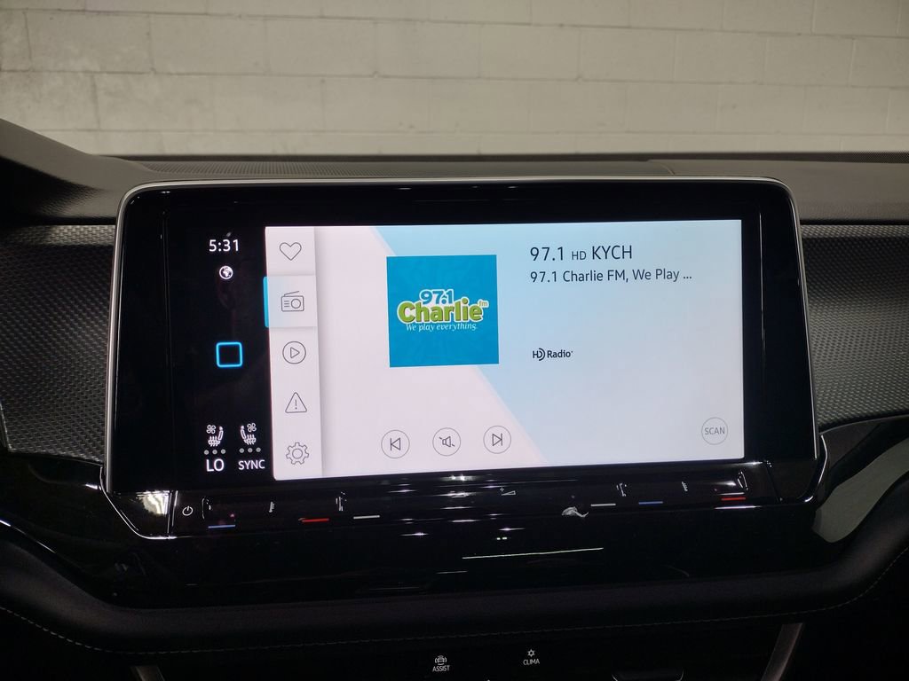 New 2026 Volkswagen Atlas Cross Sport SEL Premium R-Line image 34