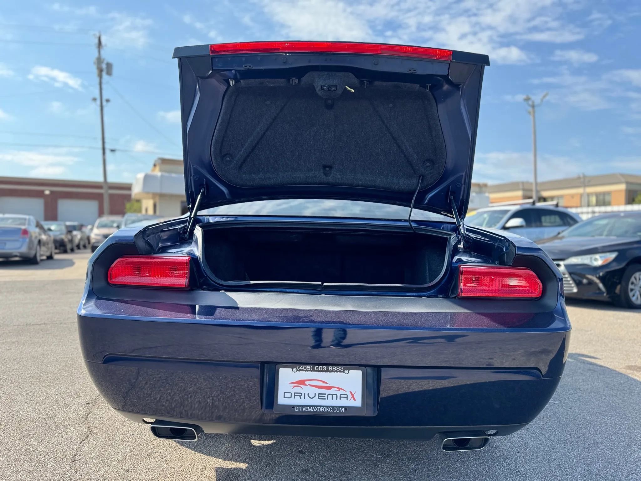 Used 2014 Dodge Challenger SXT RWD image 13