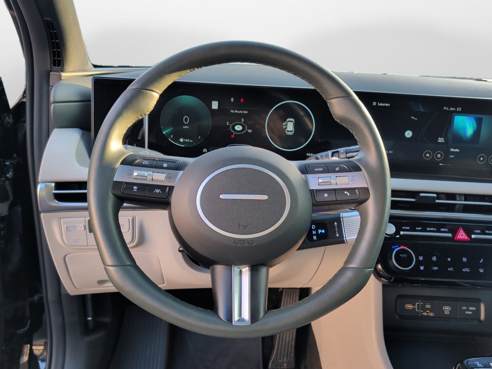 Used 2025 Hyundai Tucson Limited image 10