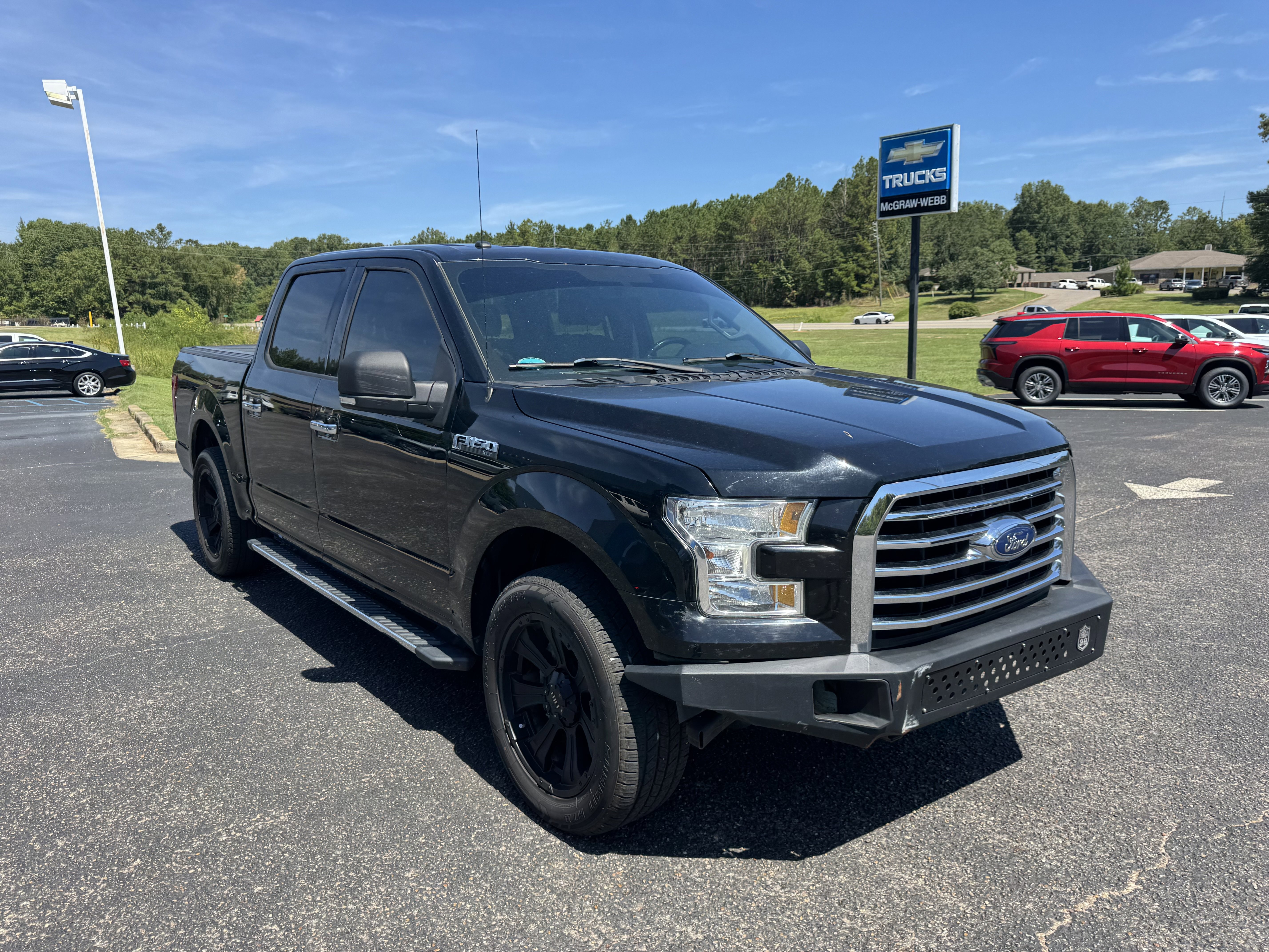 Used 2017 Ford F150 XLT w/ Equipment Group 302A Luxury image 4