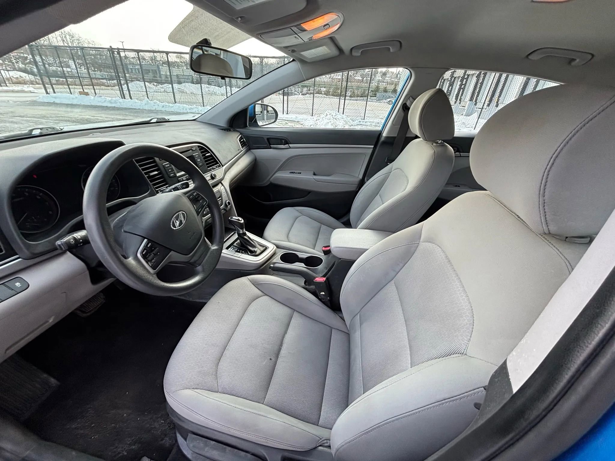 Used 2017 Hyundai Elantra SE image 12