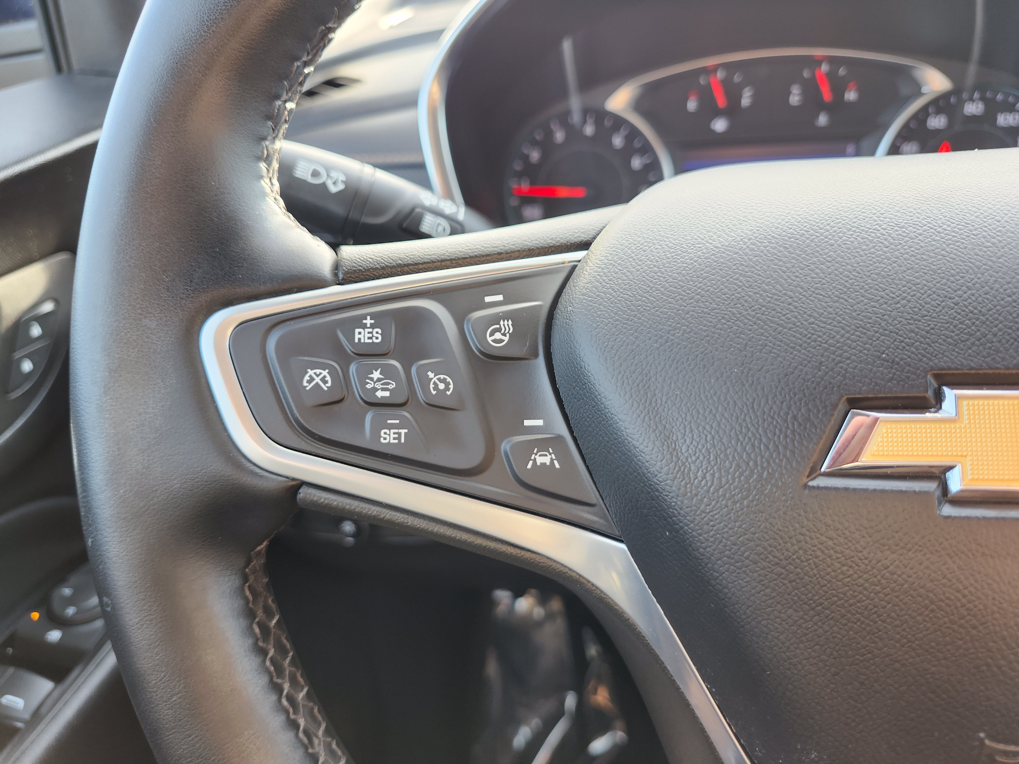 Used 2023 Chevrolet Equinox Premier FWD image 35