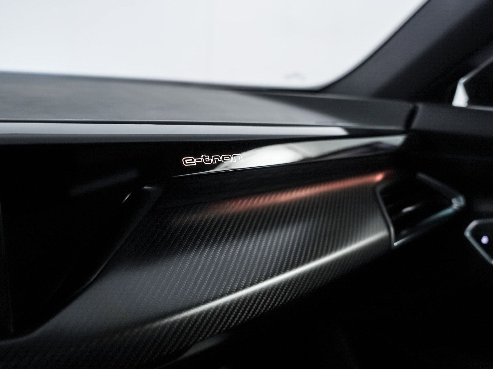 Used 2023 Audi e-tron GT Premium Plus w/ Performance Package image 22