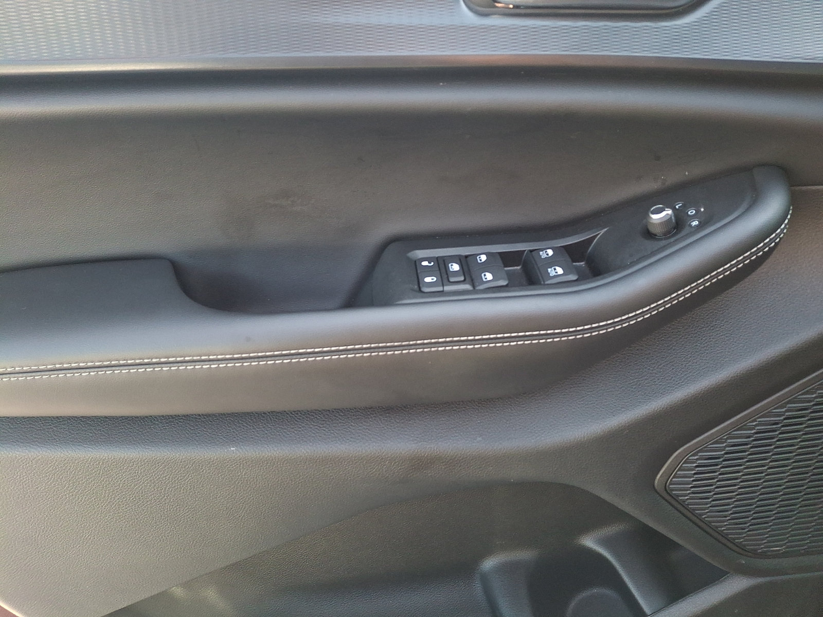 Used 2025 Jeep Grand Cherokee L Laredo AWD/4WD image 13