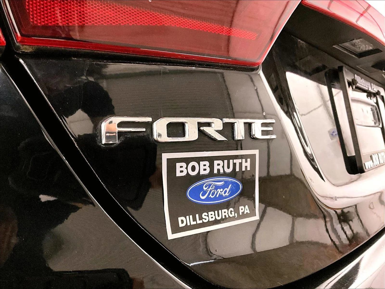 Used 2019 Kia Forte LXS FWD image 13