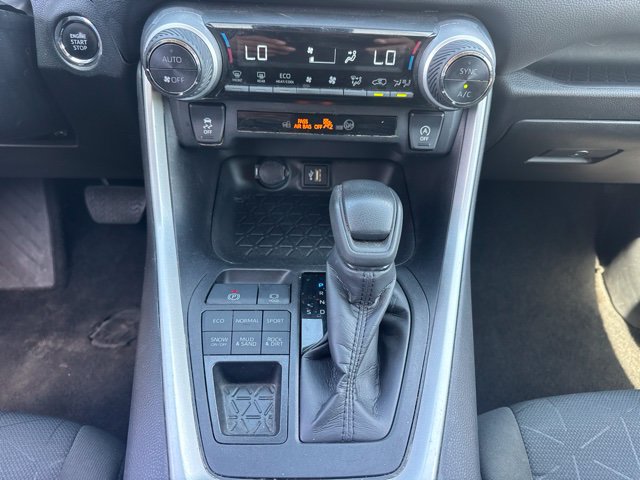 Used 2024 Toyota RAV4 XLE AWD/4WD image 18