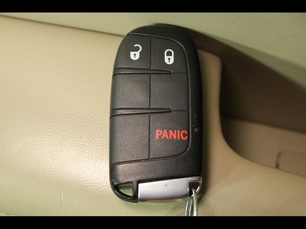 Used 2021 Jeep Grand Cherokee Laredo image 10