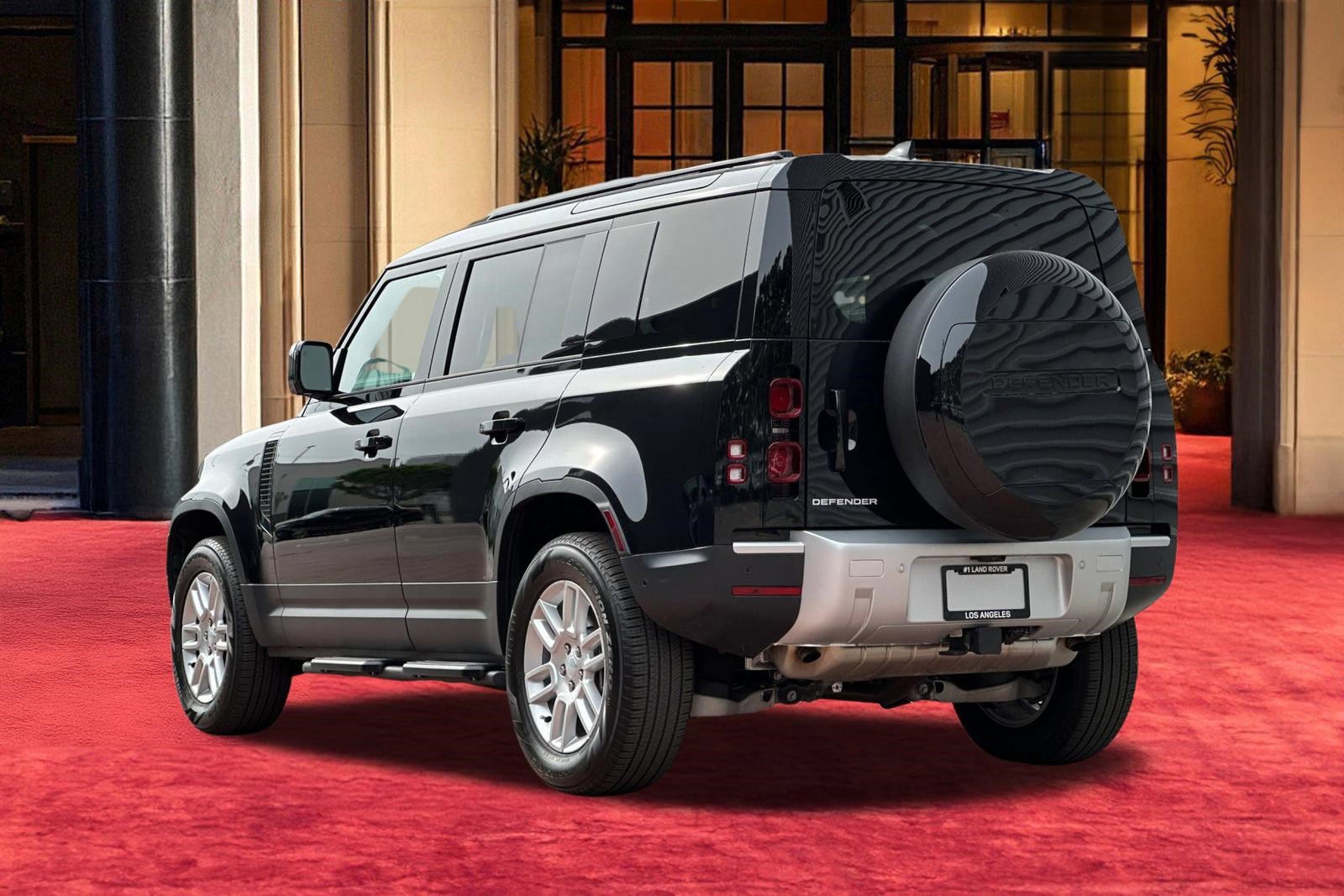 Used 2025 Land Rover Defender 110 S image 4