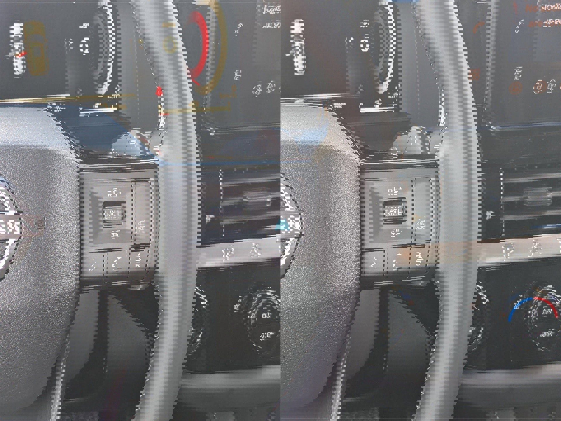 New 2026 Nissan Pathfinder SL image 25