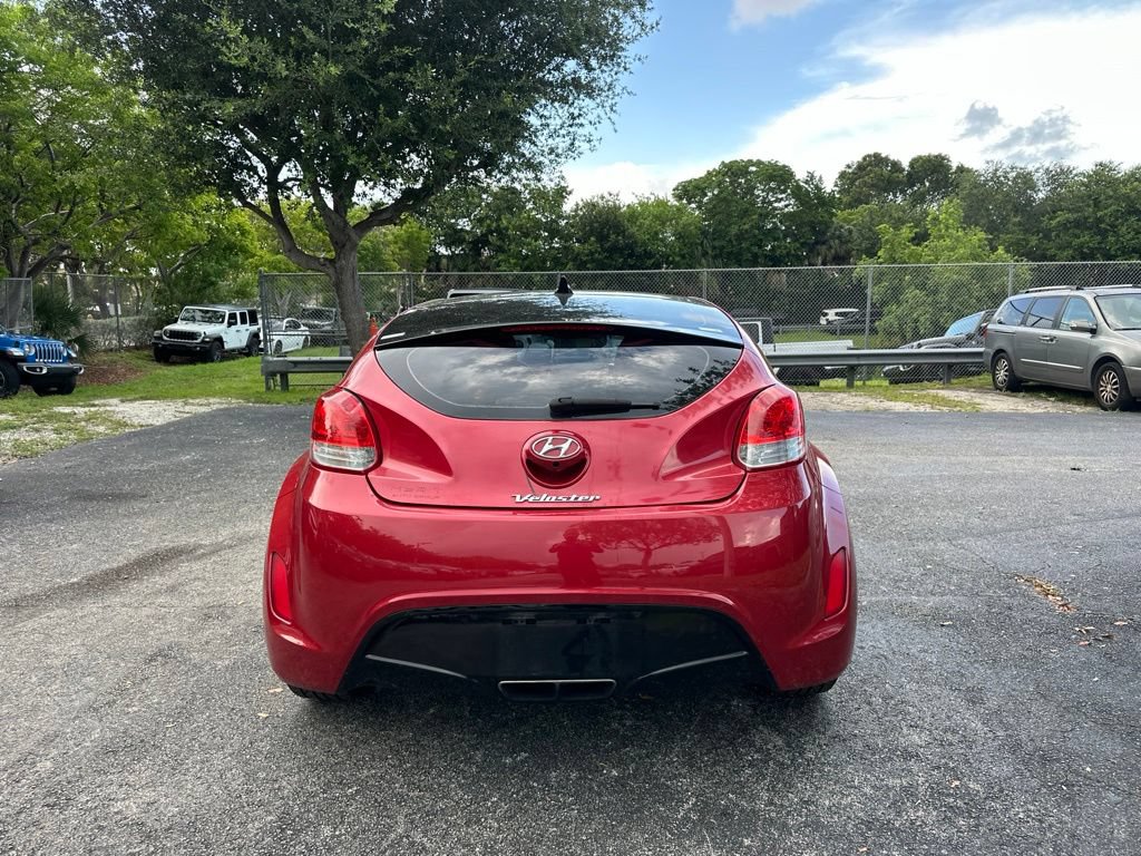 Used 2016 Hyundai Veloster w/ Option Group 02 FWD image 5
