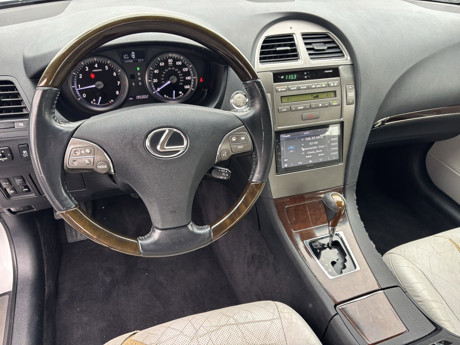 Used 2010 Lexus ES 350 image 3