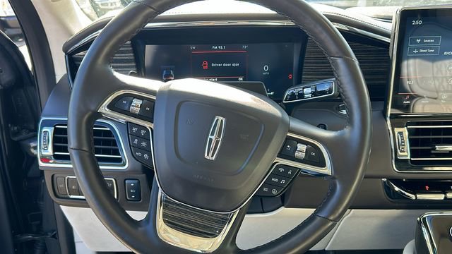 Used 2023 Lincoln Navigator Black Label image 21