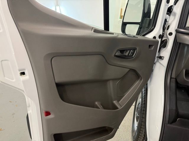 New 2026 Ford Transit 250 148 Medium Roof RWD image 13