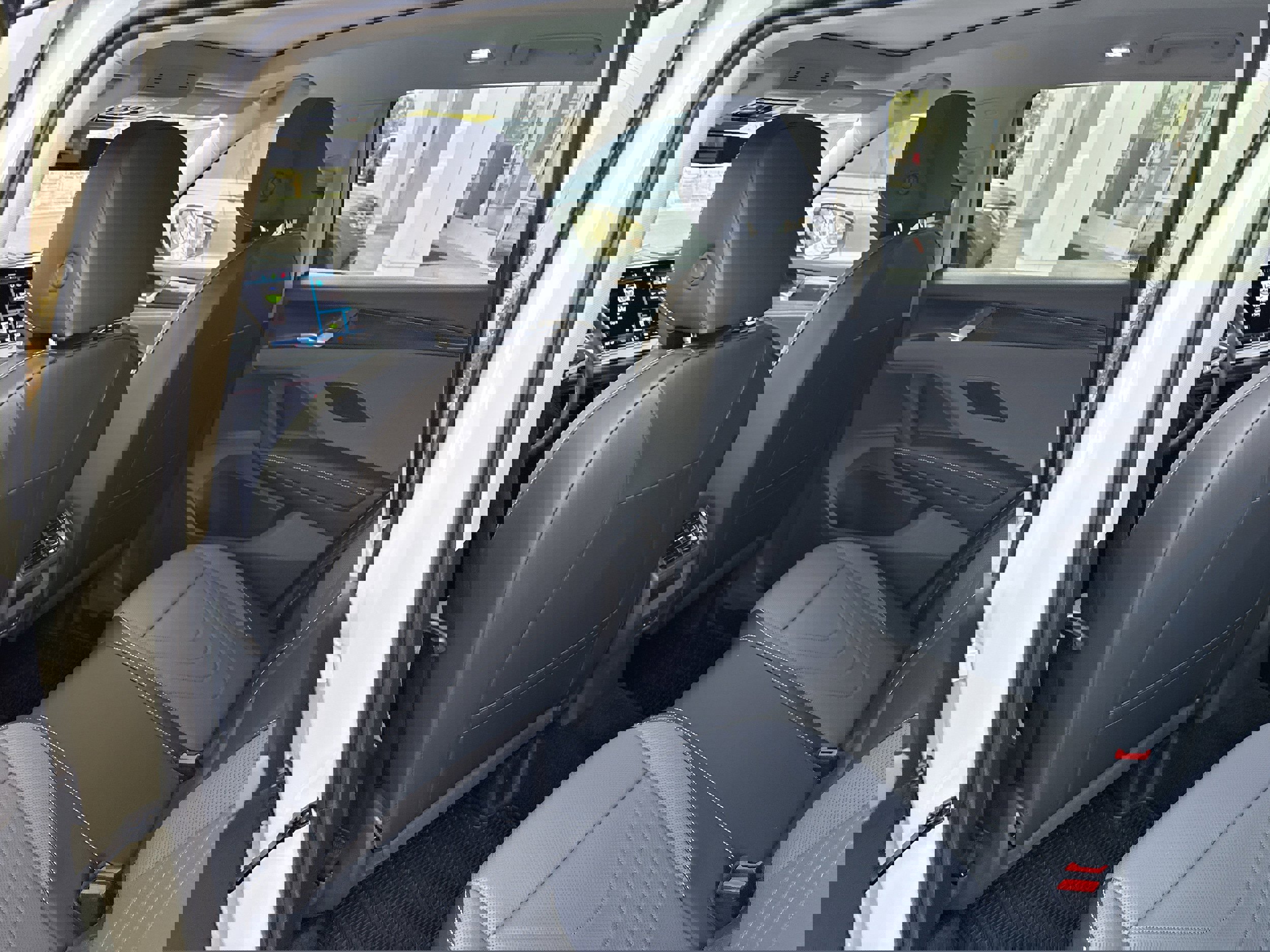 New 2025 Volkswagen Tiguan SE image 15