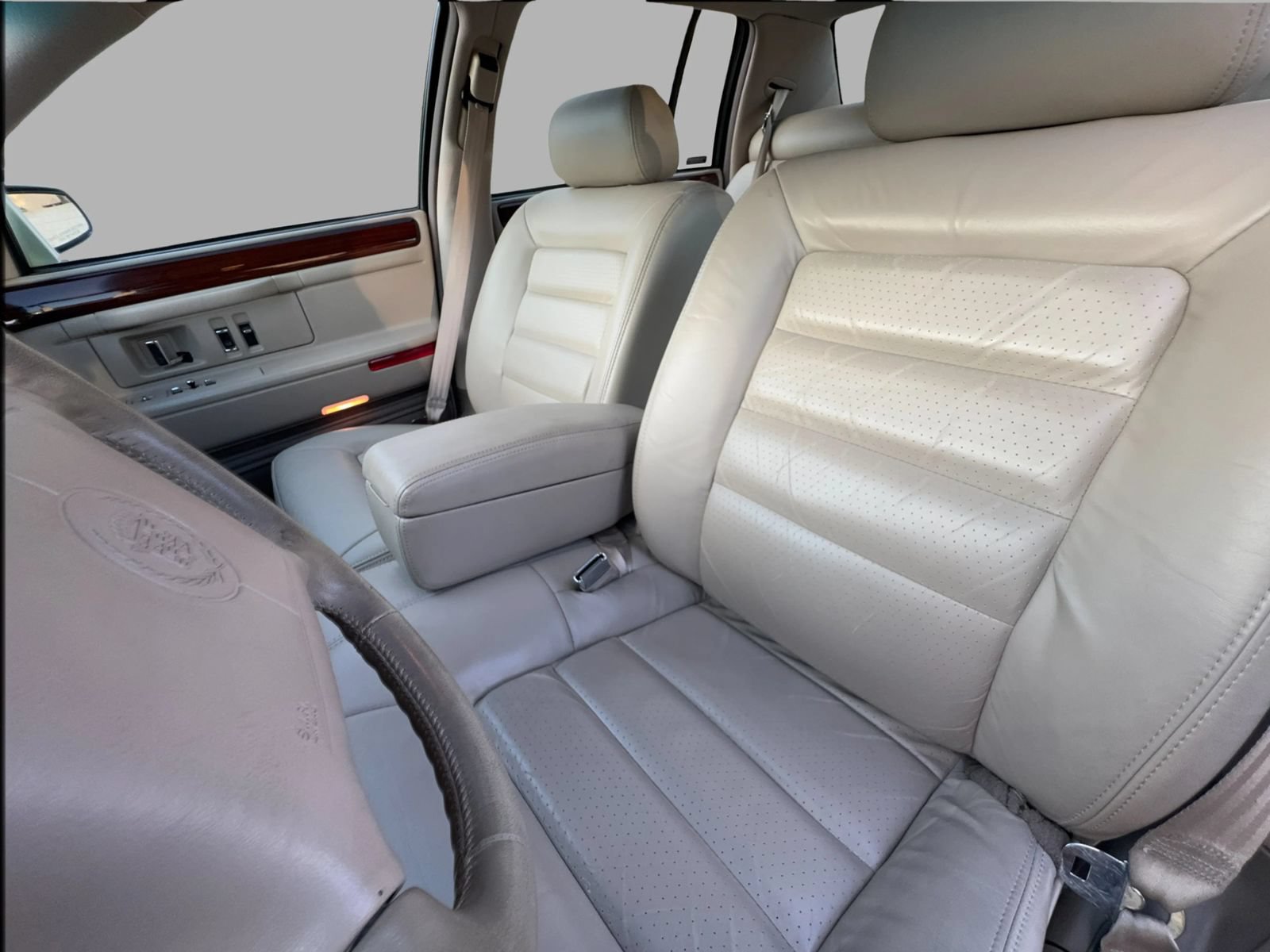 Used 1994 Cadillac De Ville Concours FWD image 26